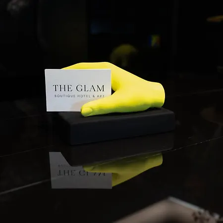 The Glam Boutique & 4*