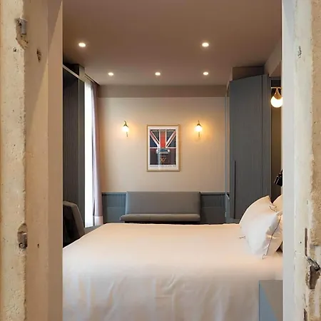 The Glam Boutique & 4*