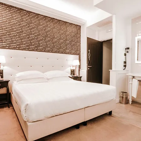 The Glam Boutique & ויצ'נצה