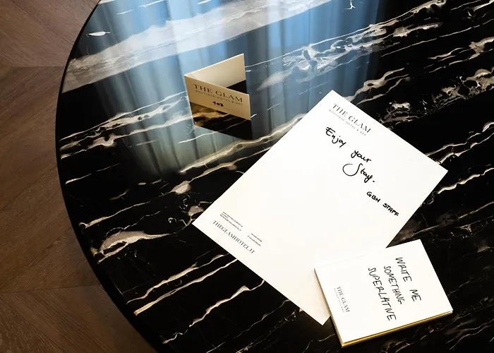 The Glam Boutique & Отель Виченца