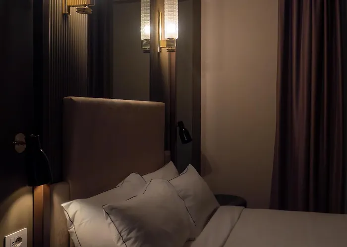 Отель The Glam Boutique & 4*