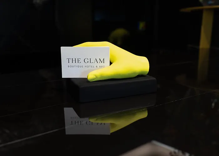 The Glam Boutique & 4*