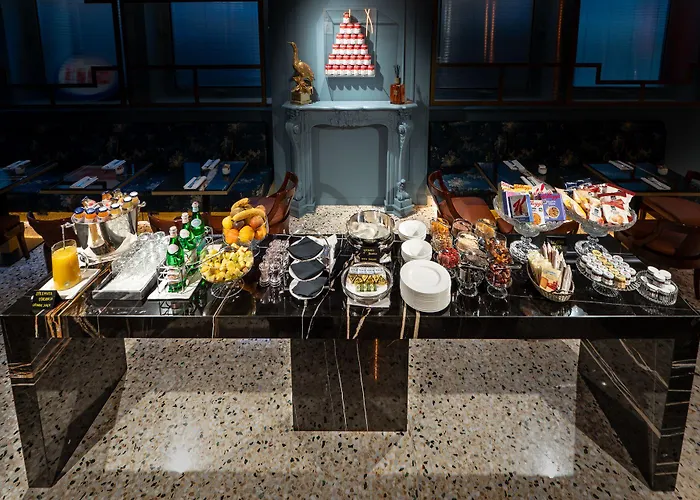 The Glam Boutique & Отель