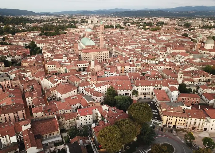 The Glam Boutique & Виченца